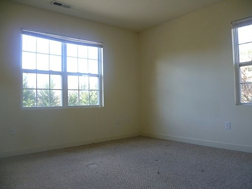 5th image of 244 Westwood Pl APT 8