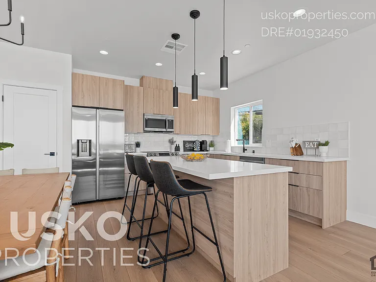 4825 Chippendale Dr — Photo 8