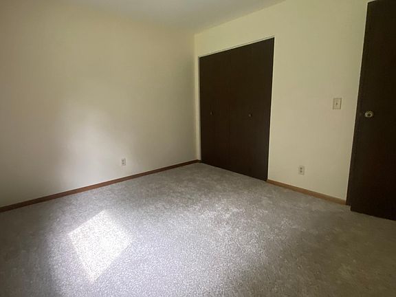 5th image of 1806 Russell Rd