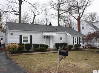 58 Rushmore St, Huntington Station, NY 11746