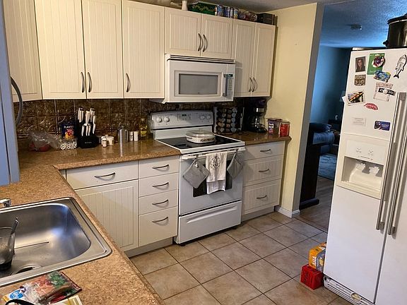 3rd image of 152 Acorn St #152