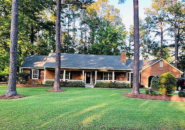 1st image of 706 Country Club Ct