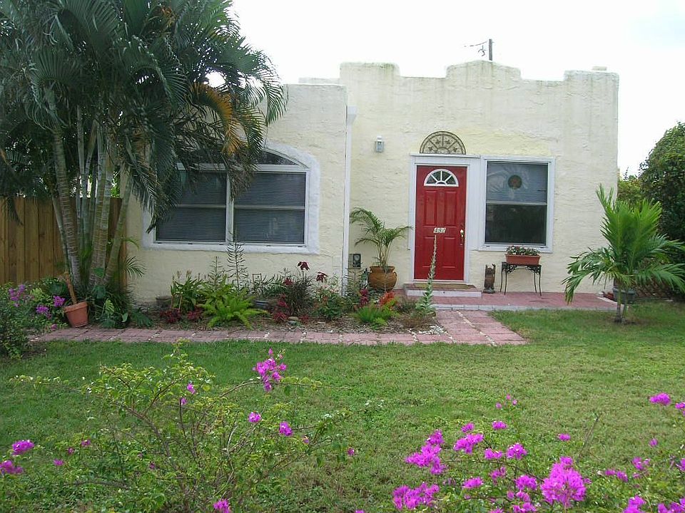 1st image of 432 El Prado