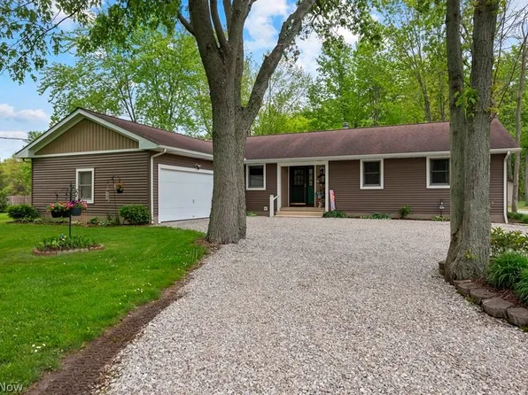 7611 Bronson Rd, Olmsted Township, OH 44138
