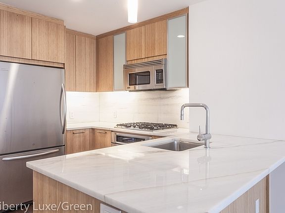 3rd image of 200 N End Ave APT 6S