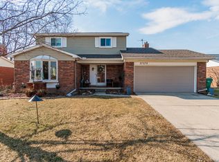 27278 Roney Ave, Brownstown, MI 48183