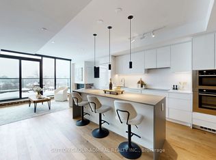 899 College St #Penthouse 617, Toronto, ON M6H 3P7