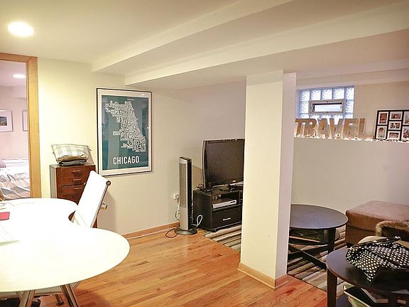 2nd image of 2128 N Hoyne Ave #G