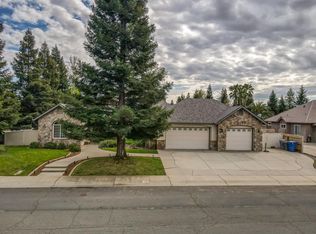 2887 Montana Sky Dr, Redding, CA 96002