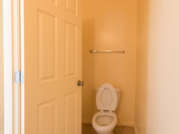 4th image of 1471 E Desert Holly Dr