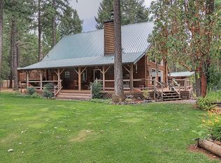 121 Pine Cone Dr, Cave Junction, OR 97523