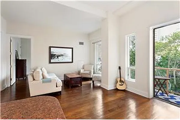 Sold by Atlas Real Estate New York | media 2