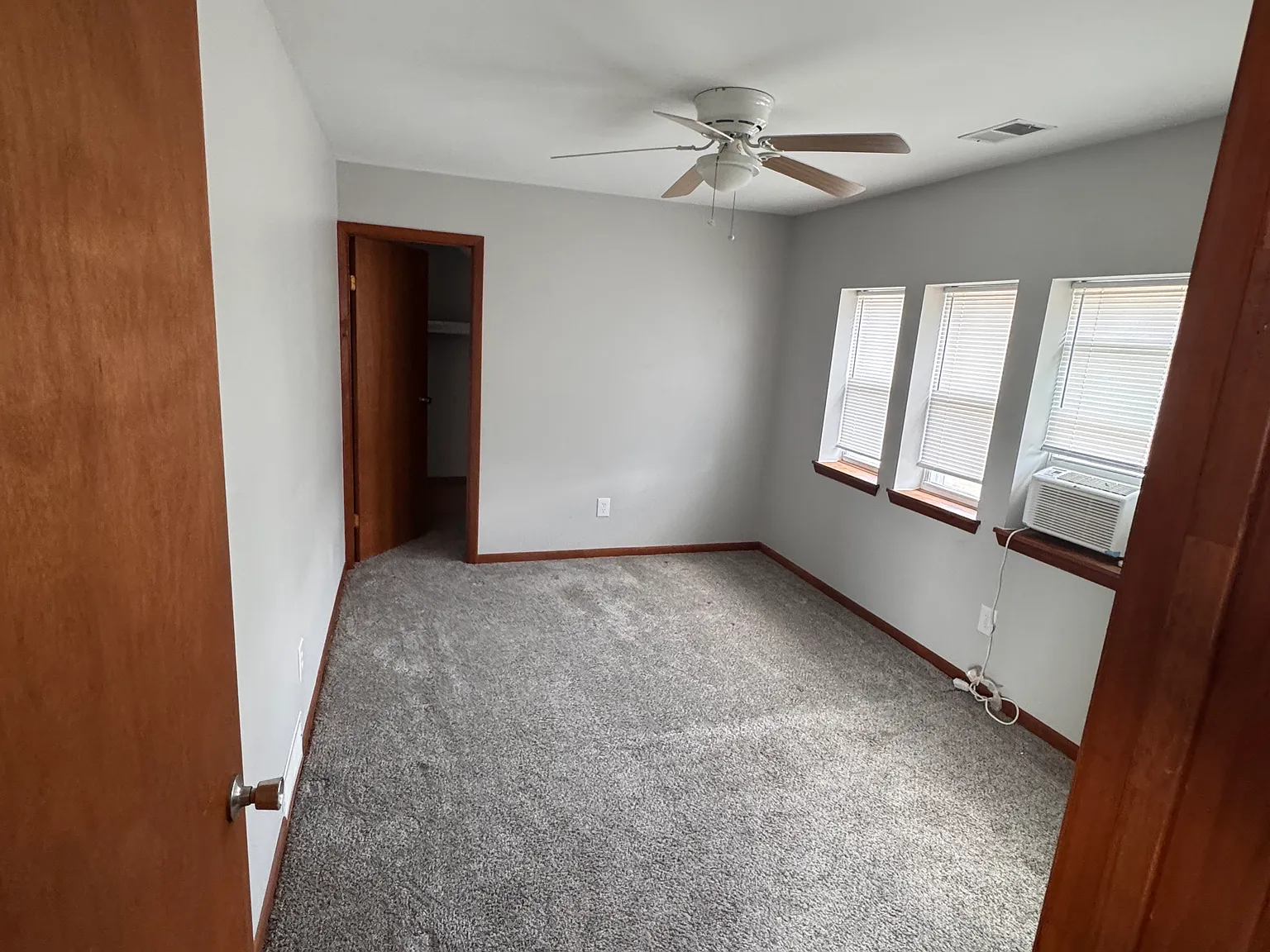 2 bed, 957 sqft, $1,000 — Photo 3