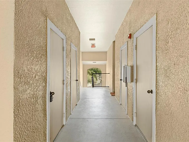 5122 Northridge Rd #307 — Photo 3