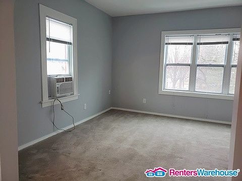 3rd image of 96 Winifred St W #2