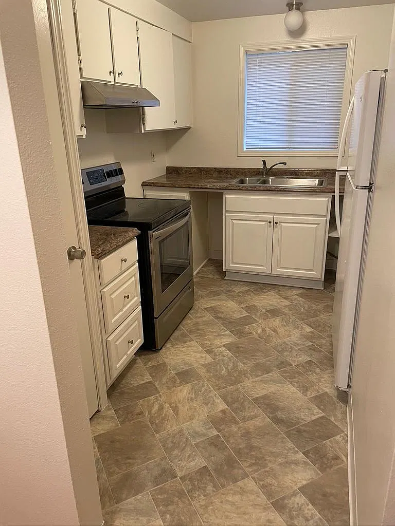 2 bed, 850 sqft, $1,625 — Photo 2