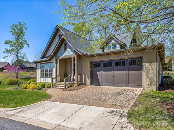 84 Chantilly Dr, Asheville, NC 28804