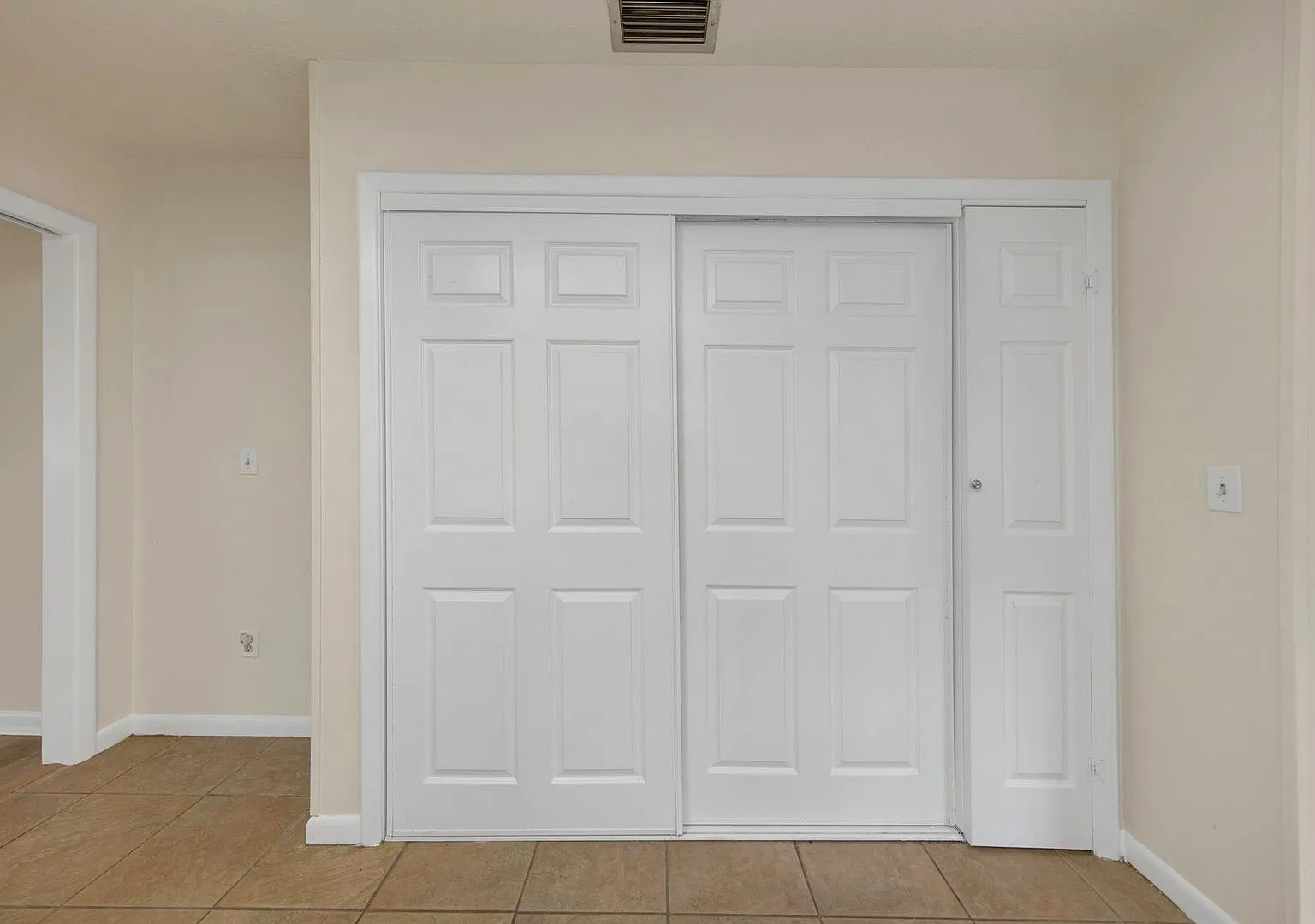 *Ask about move in Special* 4BR/3BA Home with 2-Car Carport & RV/Boat Parking — Photo 3