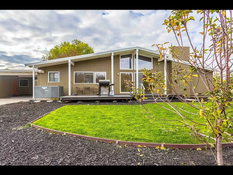 13170 Sunny Acres Ave — Photo 11