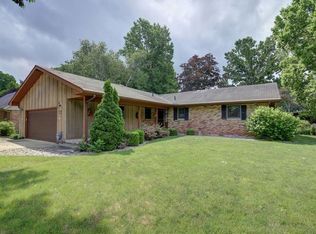 307 W Evergreen Ct, Urbana, IL