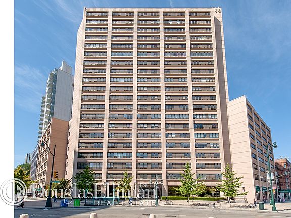 4th image of 301 Cathedral Pkwy APT 7N