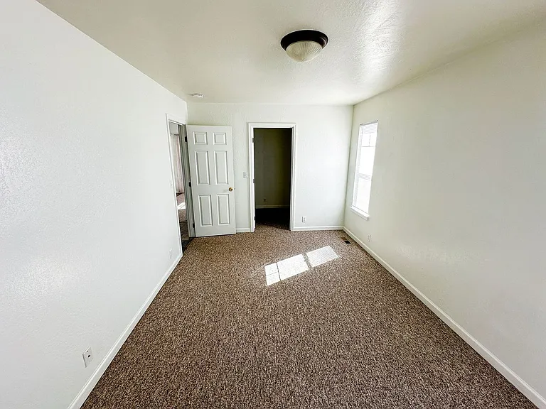 2750 Meadow Creek Way — Photo 14