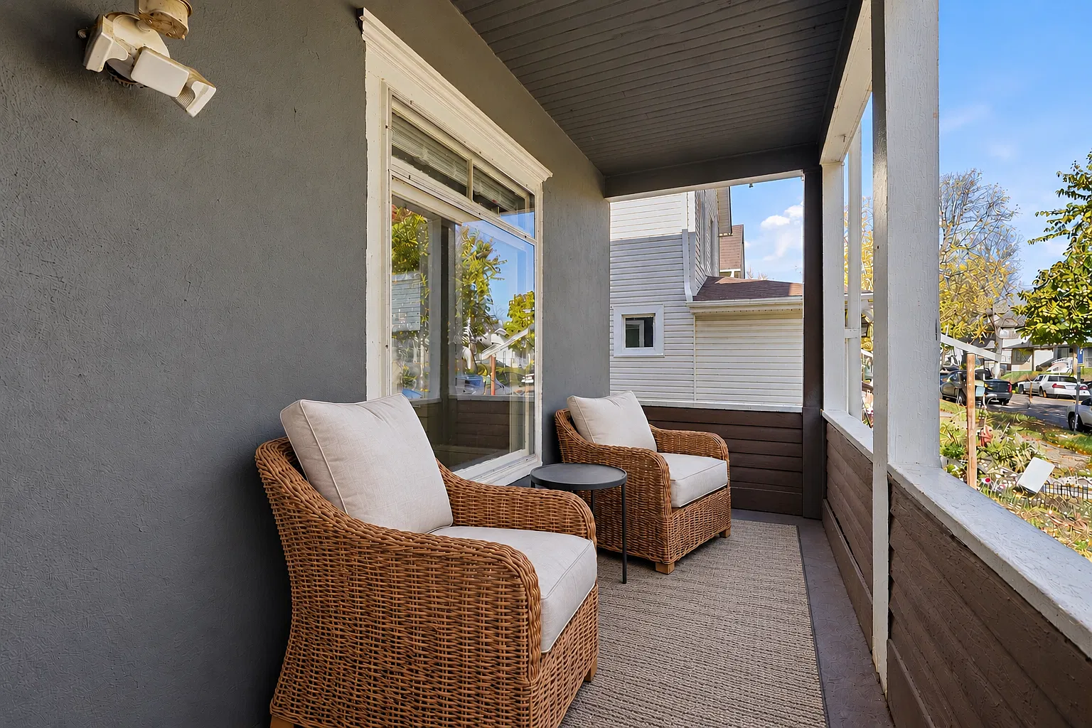 2 bed, 1.0 bath, 851 sqft, $1,700 — Photo 2