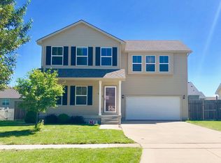 525 SE Waco Pl, Waukee, IA 50263
