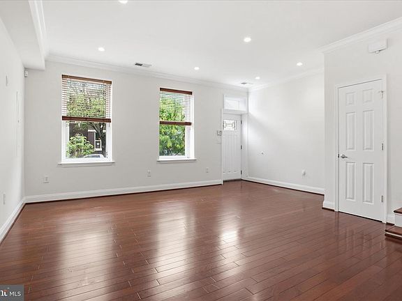 5th image of 641 L St NE