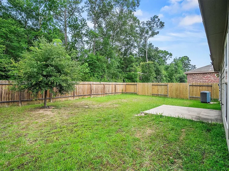 10619 Lost Maples Dr — Photo 24