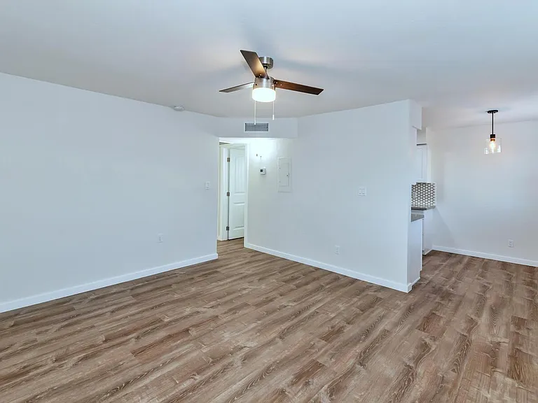 7602 E Polk St #101 — Photo 13