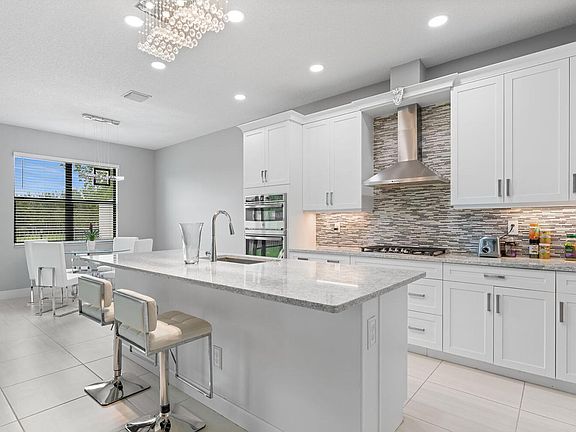 4th image of 7153 Estero Drive