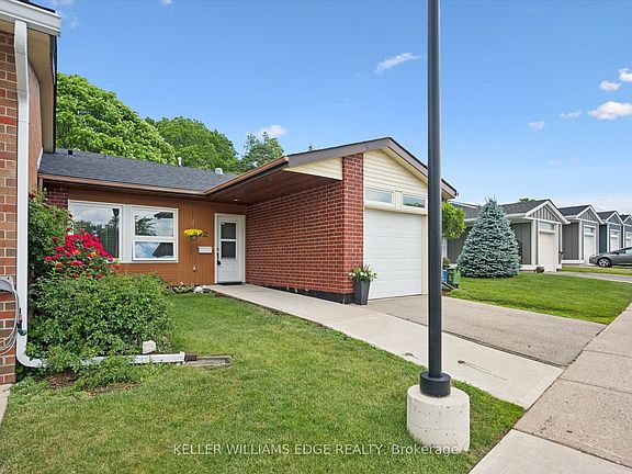 4th image of 32 Cardinal Mindszenty Blvd