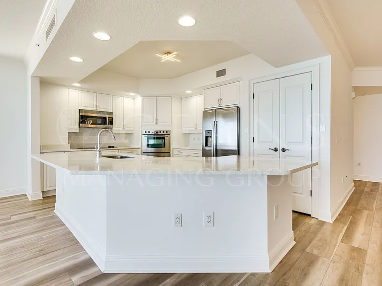 2901 Atlantic Ave #703 — Photo 7