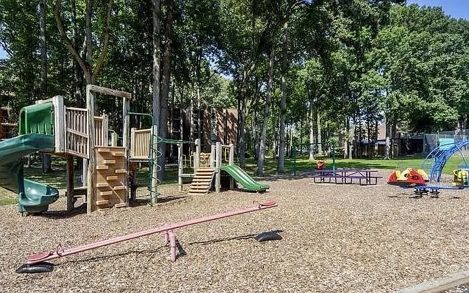 1 bed, 728 sqft, $1,800 — Photo 4