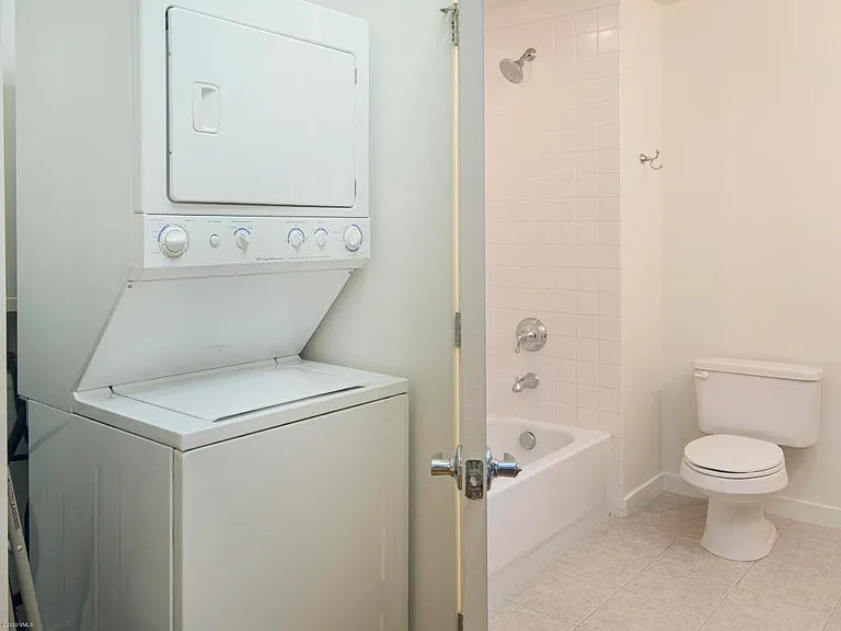 705 Nogal Rd #B3 — Photo 16