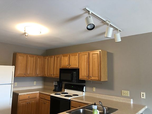 Great lighting in kitchen