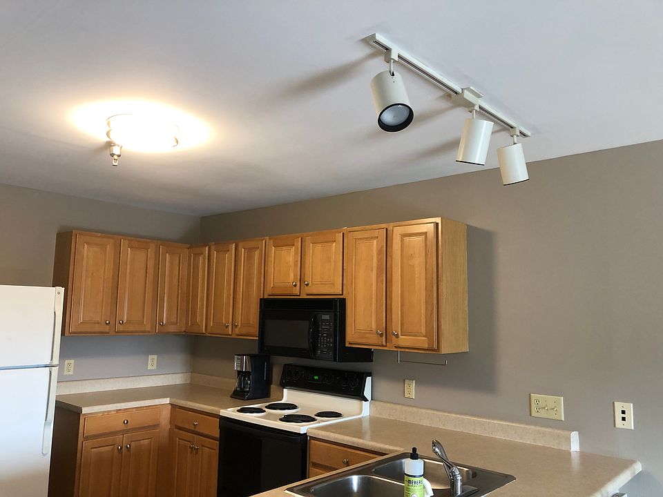 Great lighting in kitchen