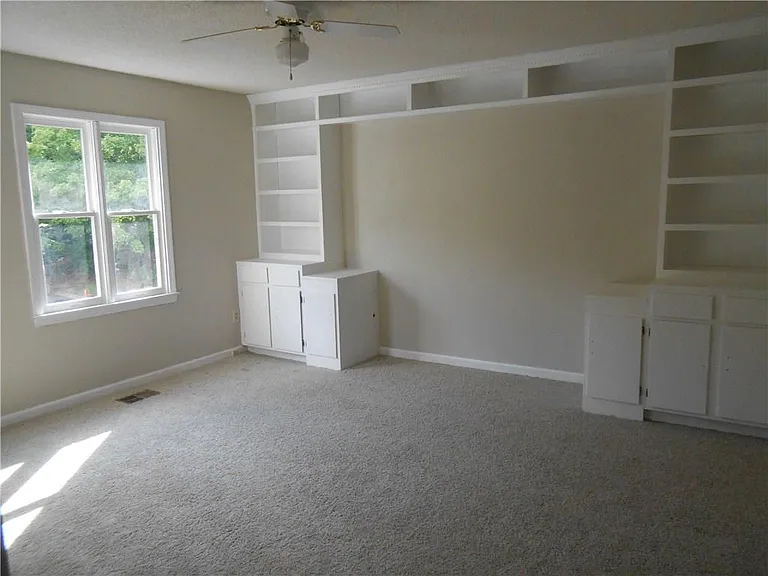 1135 Country Club Pl NW — Photo 13