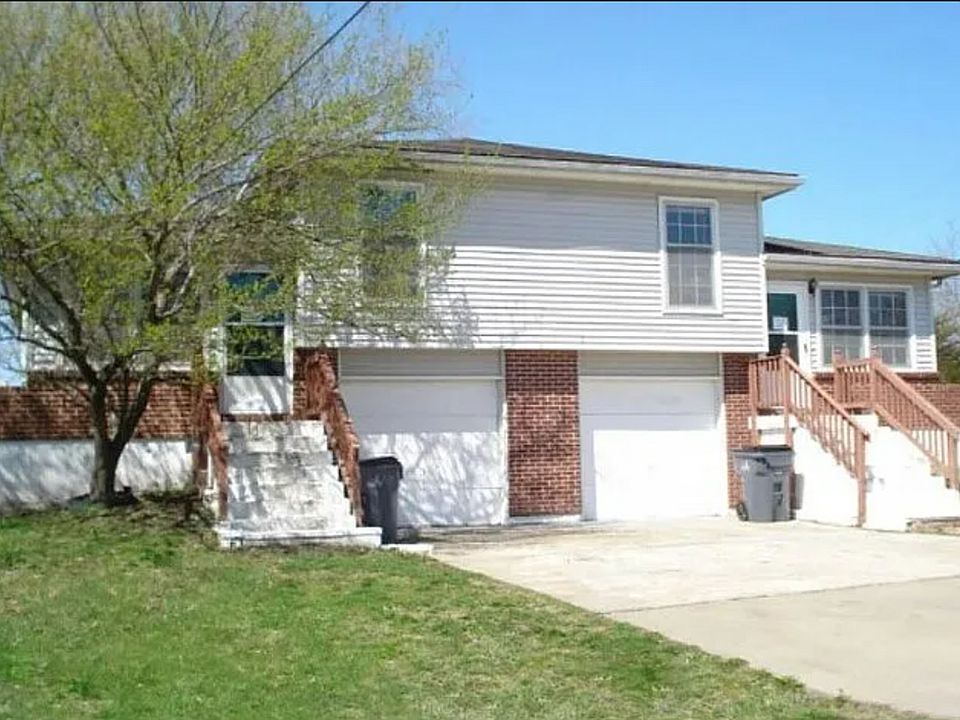 1st image of 221-223 N Clinton St #221