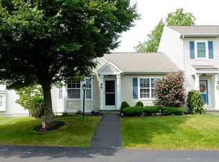 5 Horizon Ln, Troy, NY 12182