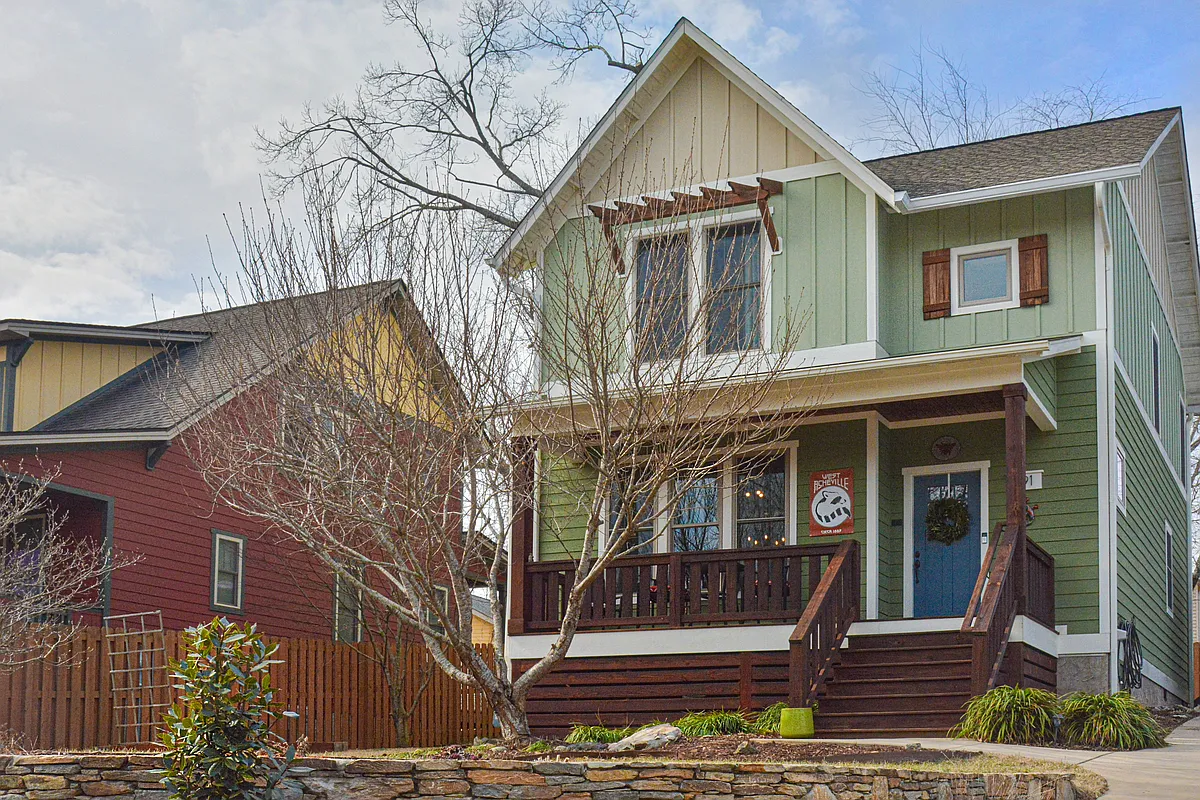 Building Photo - Swannanoa Ave