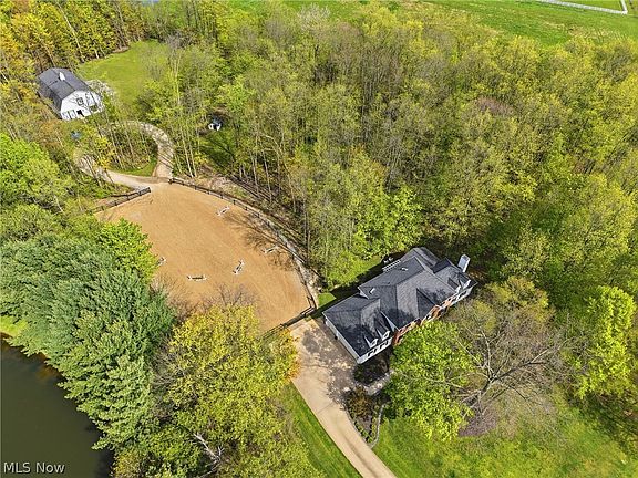 2nd image of 16620 Jennifer Ln