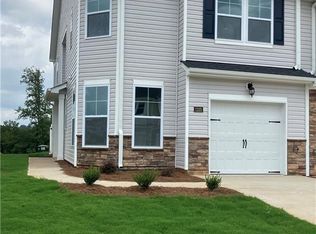 1225 Evelynnview Ln, Kernersville, NC 27284