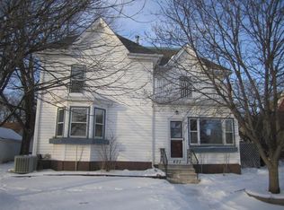 408 6th St SE, Mason City, IA 50401