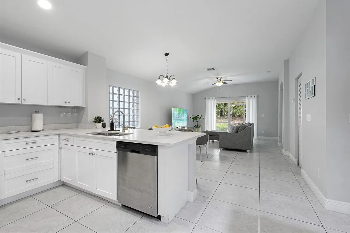 Building Photo - 6791 Lantern Key Dr