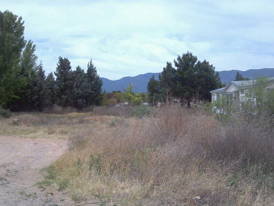 2nd image of 1190 S Territory Trl