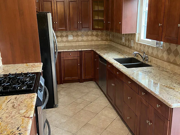 717 Oneonta Ave — Photo 9