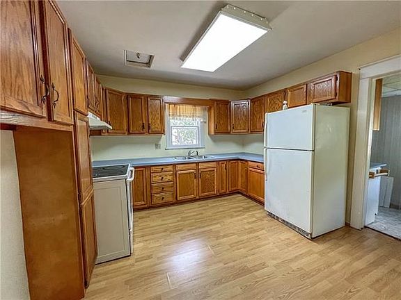 2nd image of 2605 Lulu St
