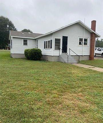 3rd image of 829 Bristol Dr